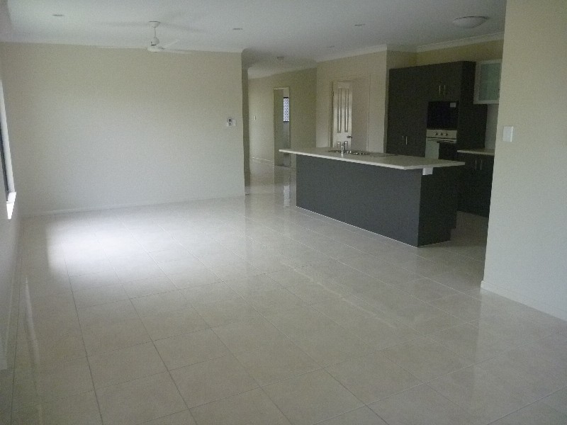 43 Selwyn Circuit, Trinity Park QLD 4879