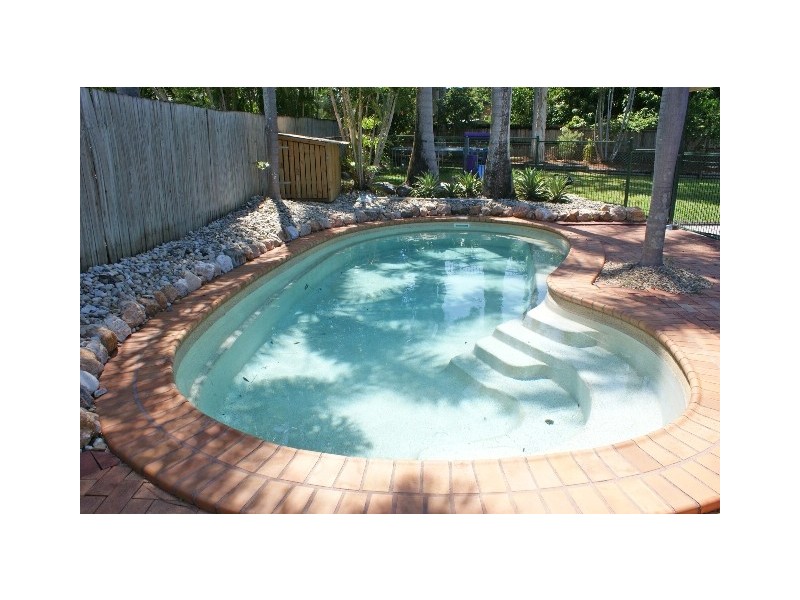 43 Yule Ave, Clifton Beach QLD 4879