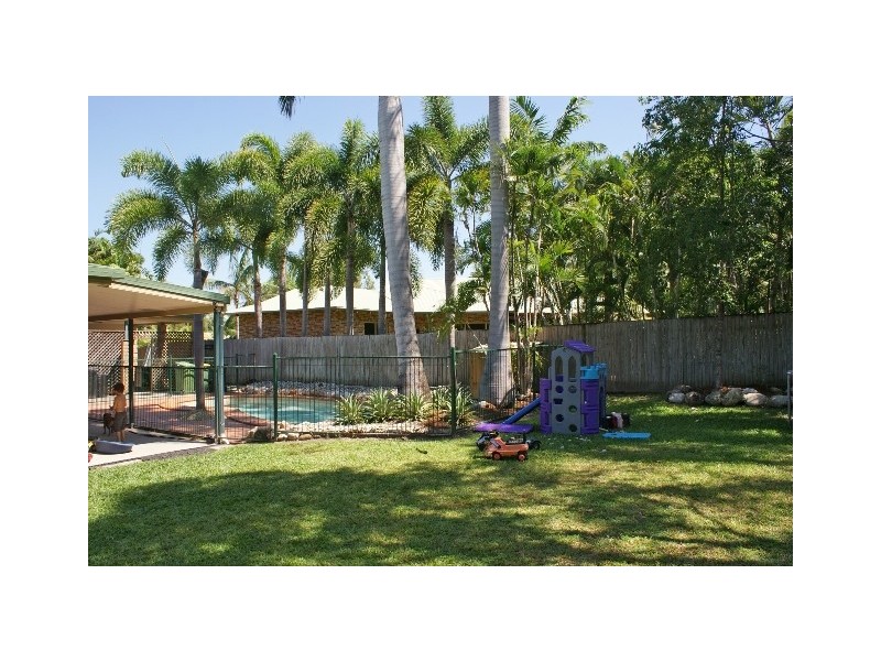 43 Yule Ave, Clifton Beach QLD 4879
