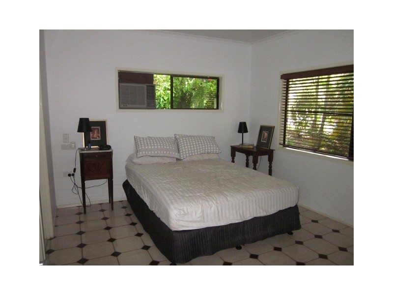 26 Satellite St, Clifton Beach QLD 4879