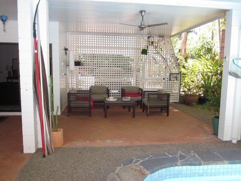 26 Satellite St, Clifton Beach QLD 4879