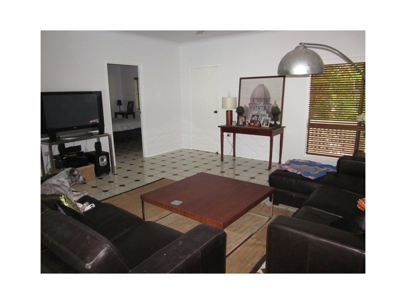 26 Satellite St, Clifton Beach QLD 4879