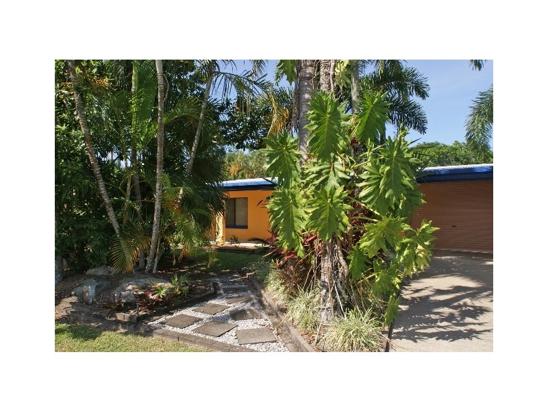 6 Parkway Street, Trinity Park QLD 4879