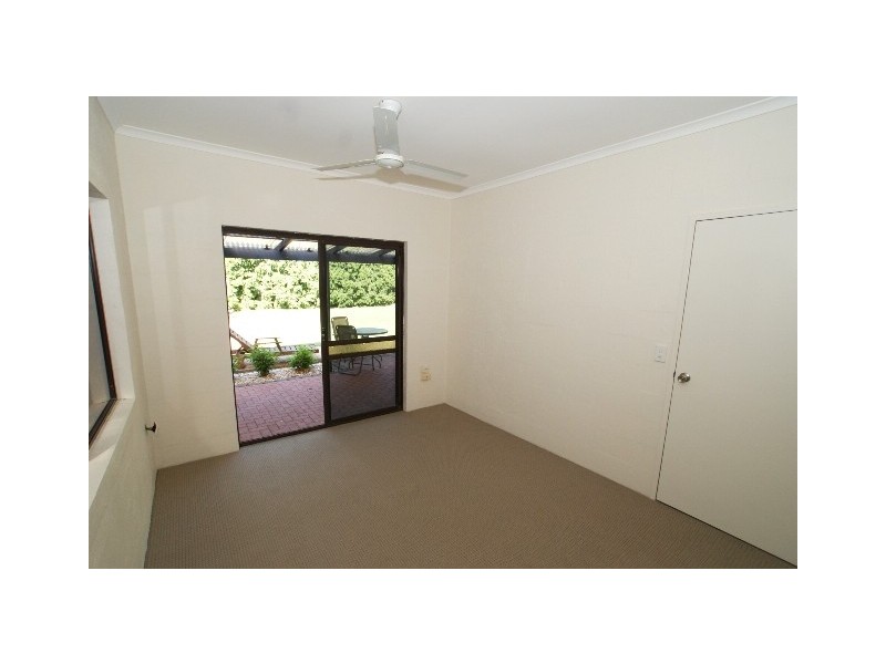 6 Parkway Street, Trinity Park QLD 4879