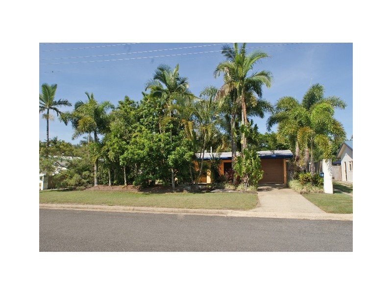 6 Parkway Street, Trinity Park QLD 4879