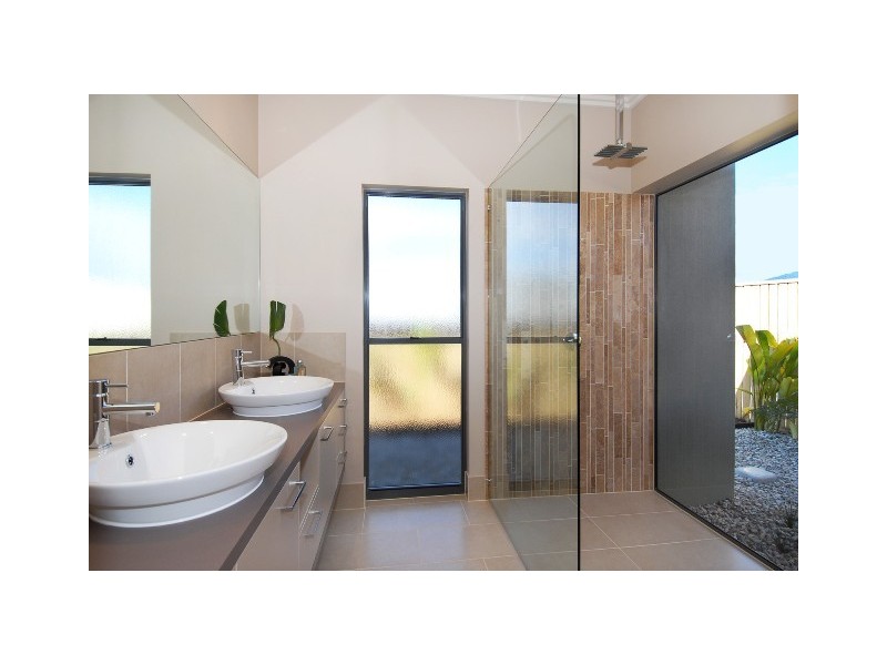 20 Port Close, Trinity Beach QLD 4879