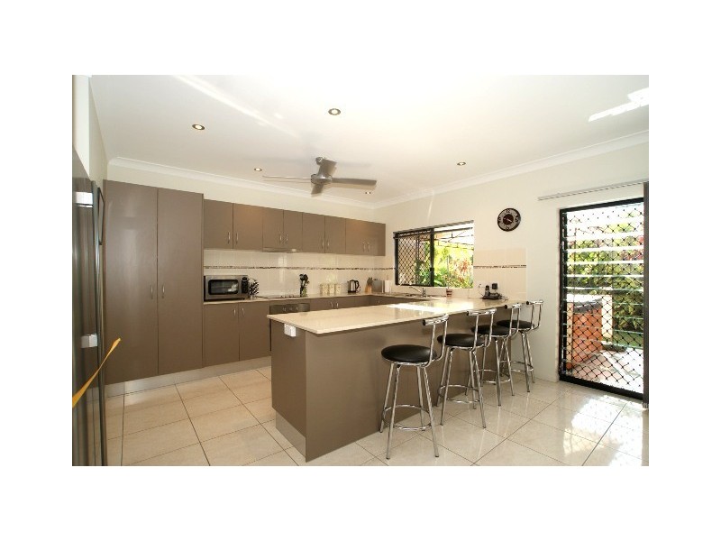 2 Edge Close, Kewarra Beach QLD 4879