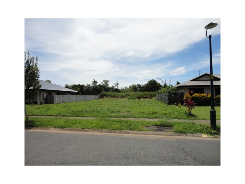 15 Palmetto Street, Palm Cove QLD 4879