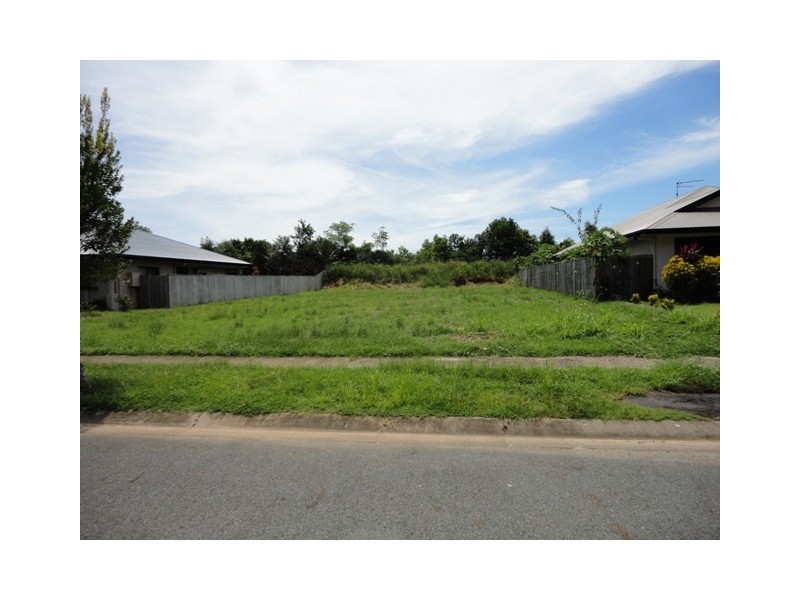 15 Palmetto Street, Palm Cove QLD 4879