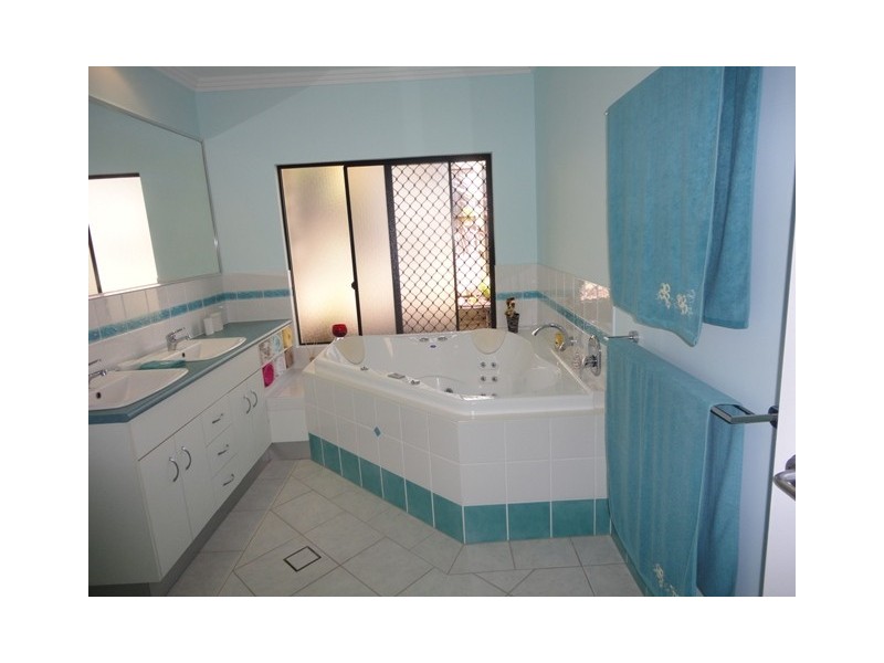 20 Tydeman Crescent, Clifton Beach QLD 4879