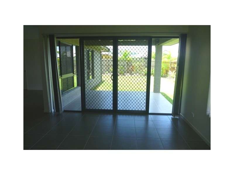 6 Oakville Parade, Trinity Park QLD 4879