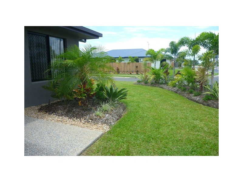 6 Oakville Parade, Trinity Park QLD 4879