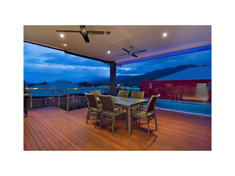 8 Barnacle Street, Trinity Beach QLD 4879