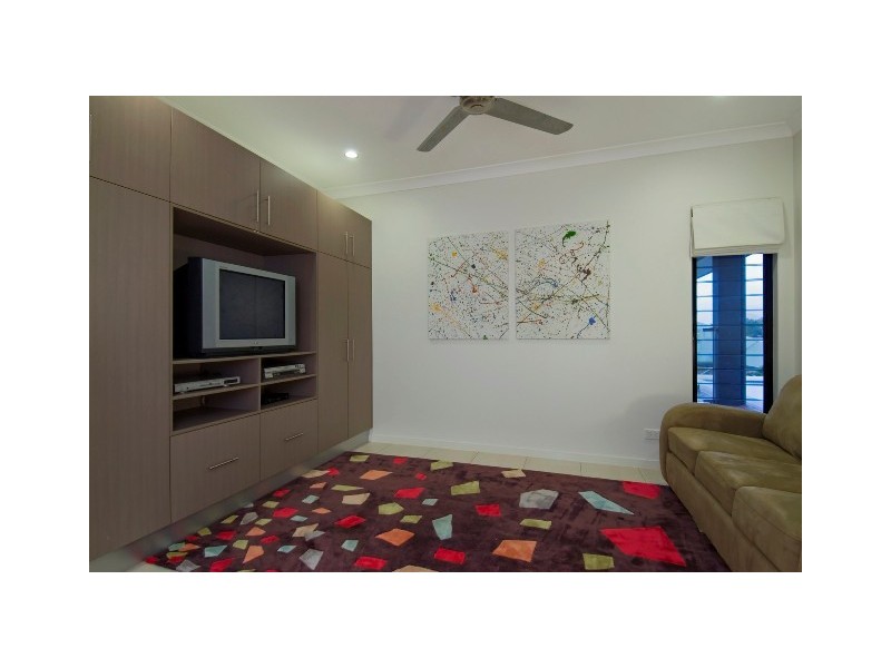 8 Barnacle Street, Trinity Beach QLD 4879