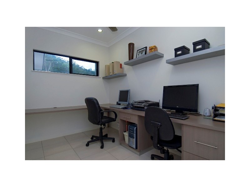 8 Barnacle Street, Trinity Beach QLD 4879