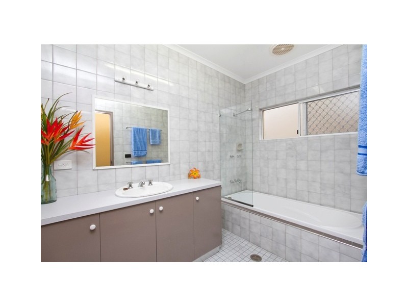 17 Newport Close, Kewarra Beach QLD 4879