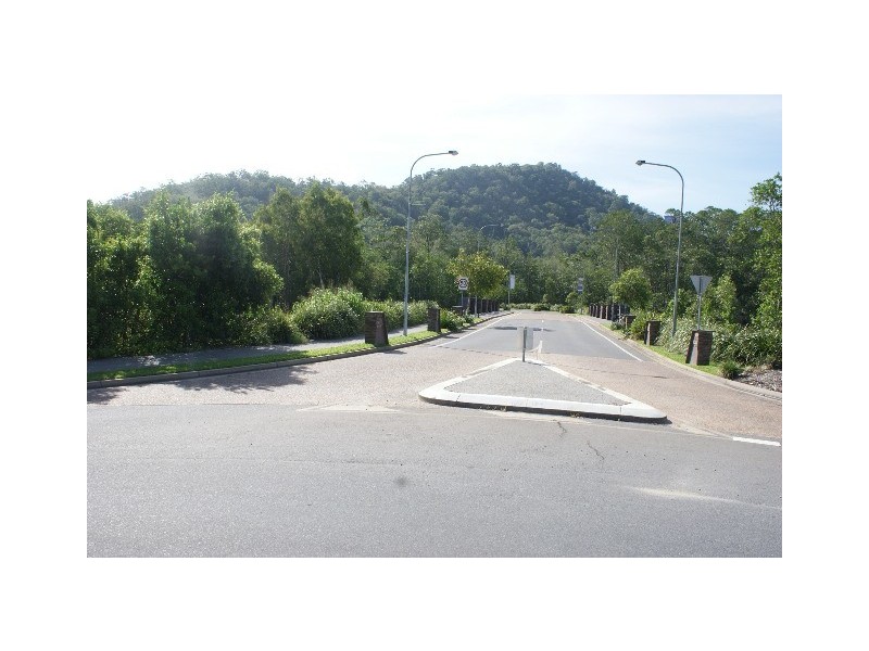 2 Seaways Street, Trinity Beach QLD 4879