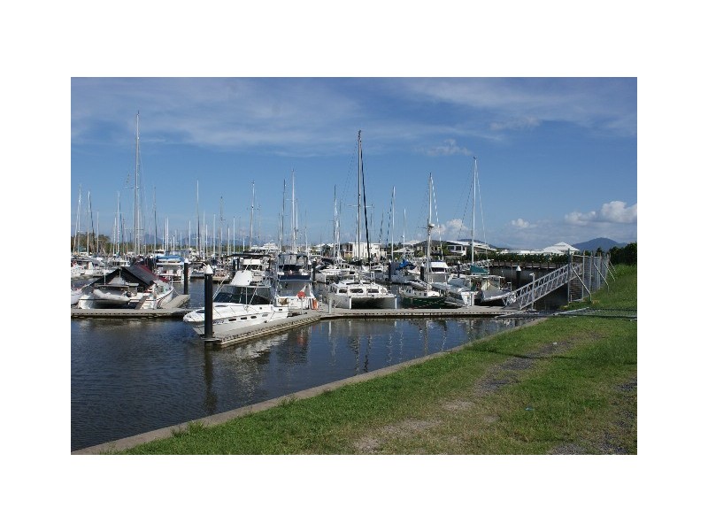 2 Seaways Street, Trinity Beach QLD 4879