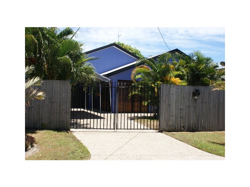 34 Debbie St, Trinity Park QLD 4879