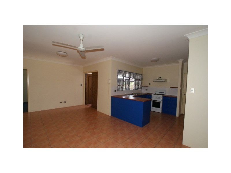 34 Debbie St, Trinity Park QLD 4879