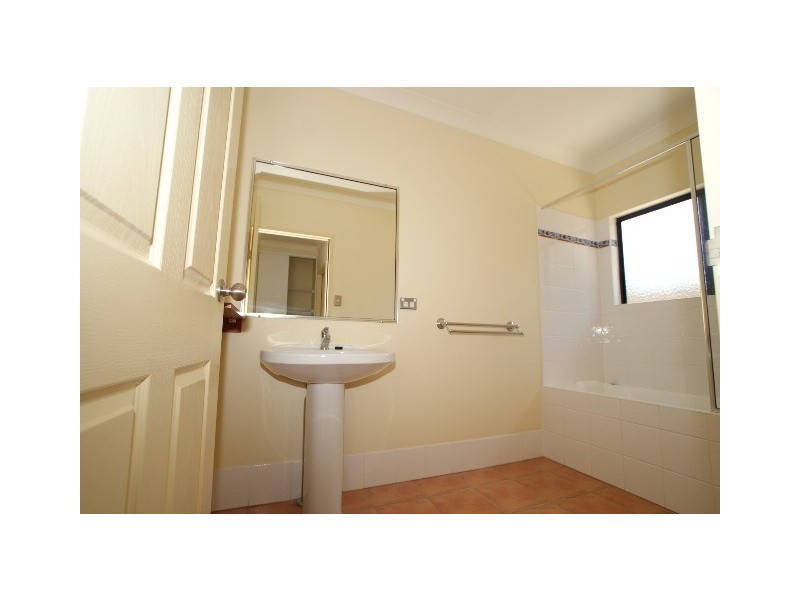 34 Debbie St, Trinity Park QLD 4879