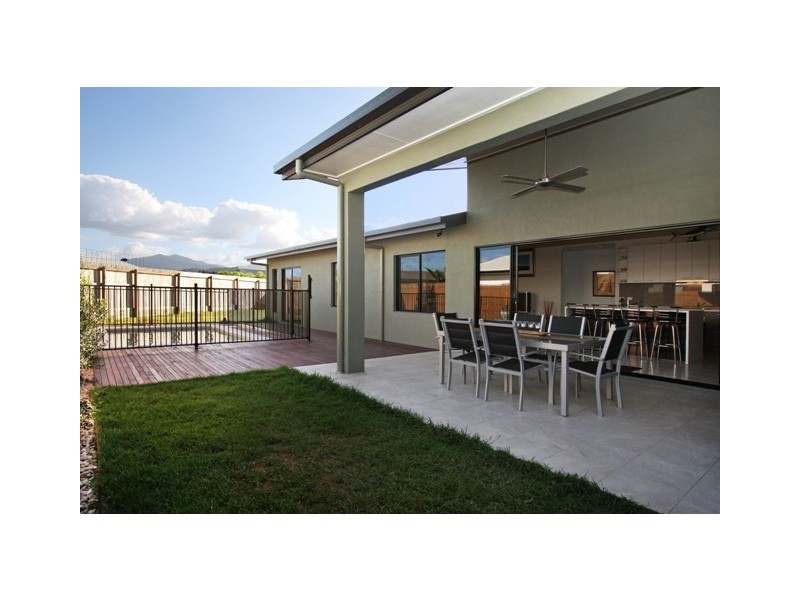 4 Quartzborough Promenade, Trinity Park QLD 4879