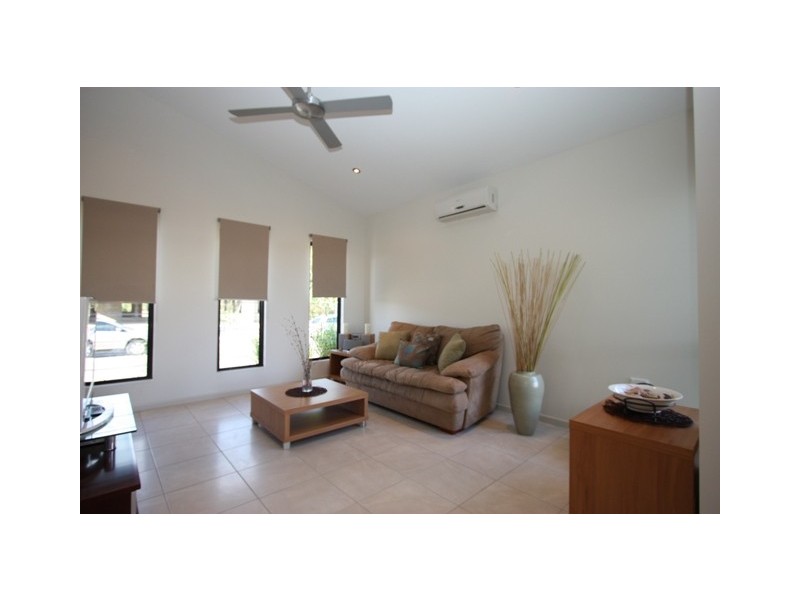 4 Quartzborough Promenade, Trinity Park QLD 4879