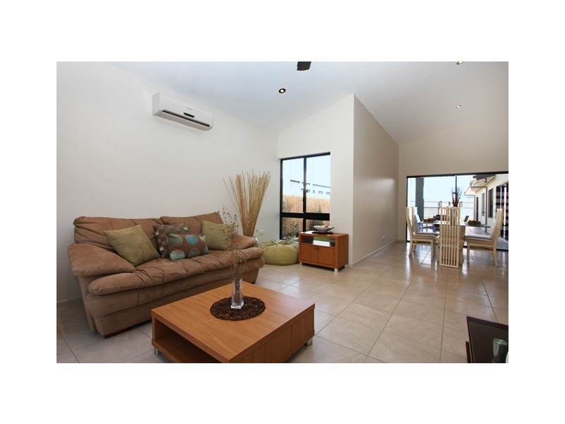 4 Quartzborough Promenade, Trinity Park QLD 4879