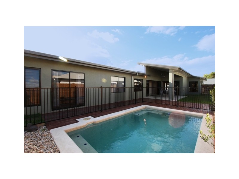 4 Quartzborough Promenade, Trinity Park QLD 4879