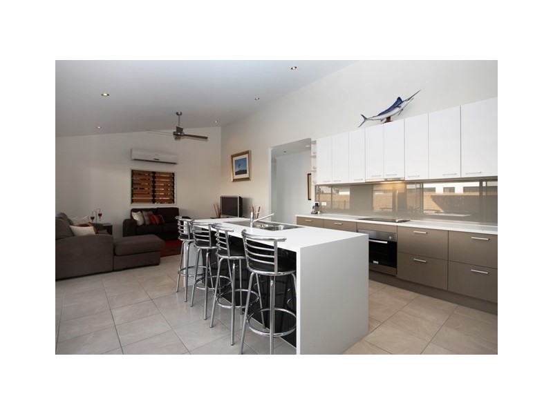 4 Quartzborough Promenade, Trinity Park QLD 4879