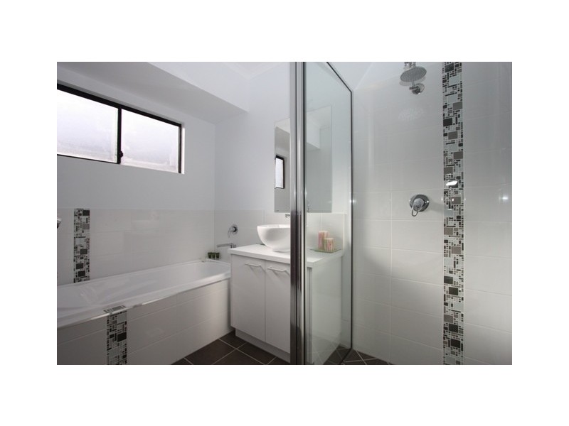 4 Quartzborough Promenade, Trinity Park QLD 4879