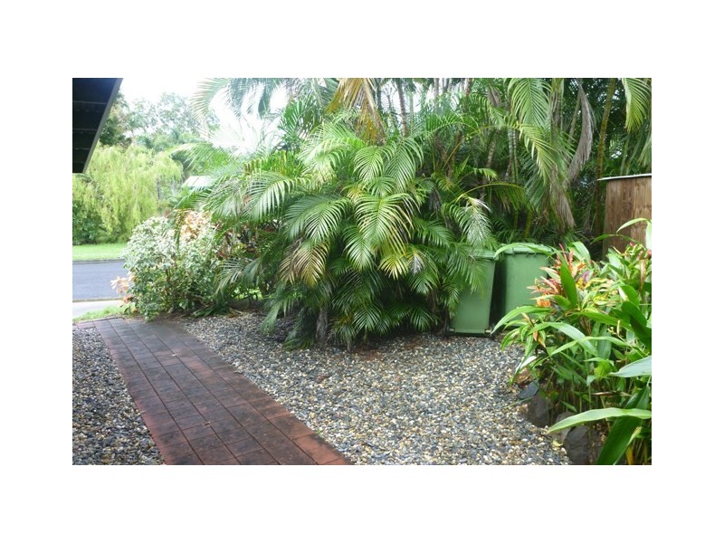 9 Bataan St, Trinity Park QLD 4879