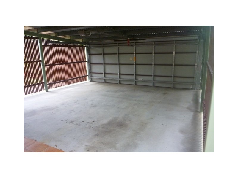 9 Bataan St, Trinity Park QLD 4879