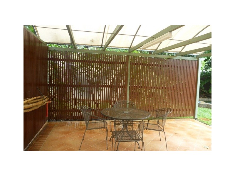 9 Bataan St, Trinity Park QLD 4879