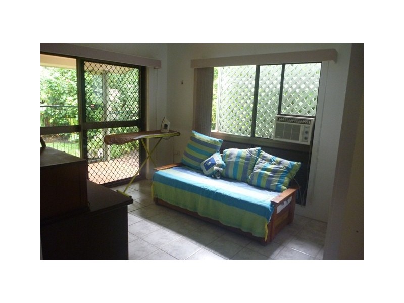 9 Bataan St, Trinity Park QLD 4879