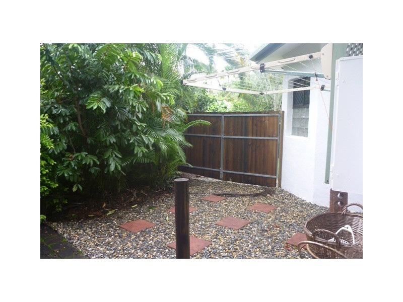 9 Bataan St, Trinity Park QLD 4879