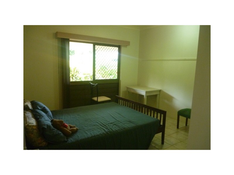 9 Bataan St, Trinity Park QLD 4879