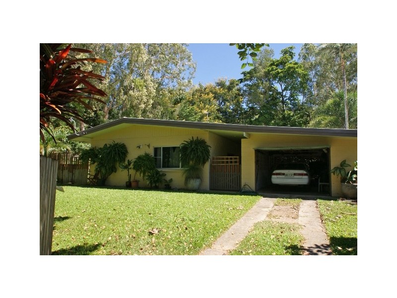 32 Endeavour Road, Clifton Beach QLD 4879