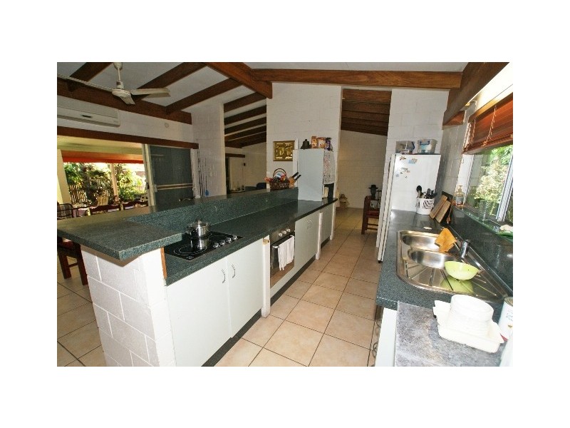32 Endeavour Road, Clifton Beach QLD 4879