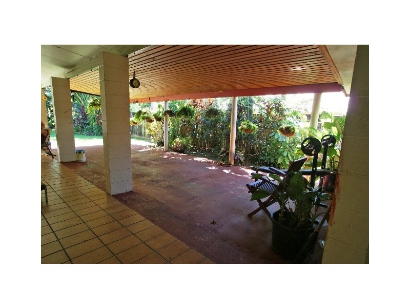 32 Endeavour Road, Clifton Beach QLD 4879