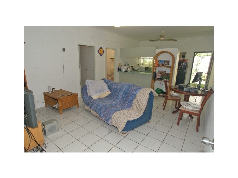 32 Endeavour Road, Clifton Beach QLD 4879