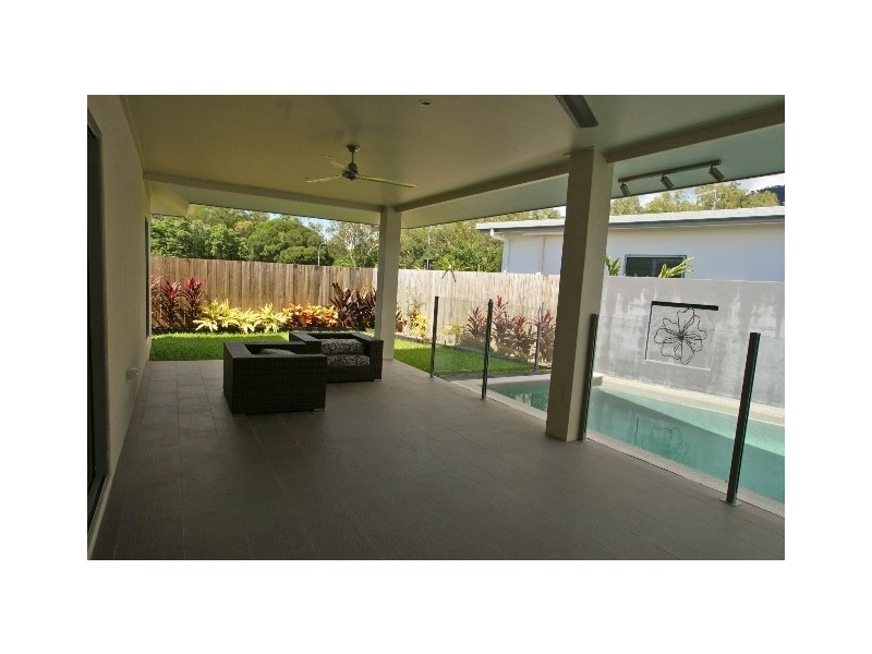 5 Billingai Close, Palm Cove QLD 4879