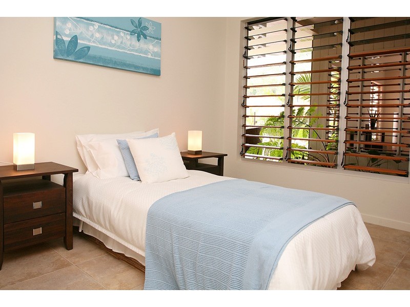 100 Roberts Drive, Trinity Beach QLD 4879