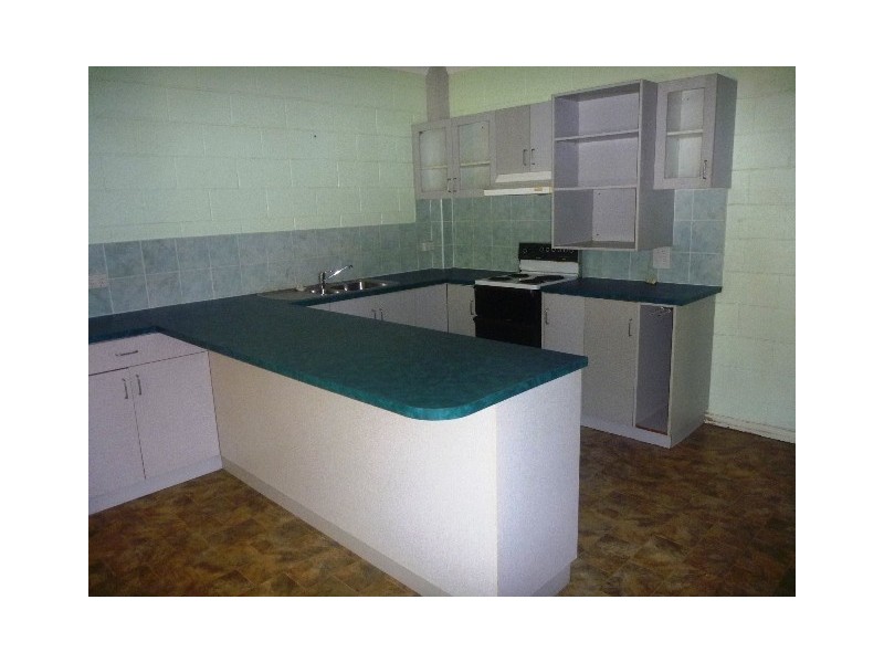 2/513 Varley St, Yorkeys Knob QLD 4878