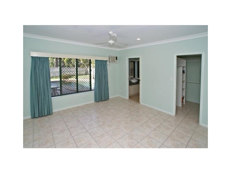 3 Helsdon Close, Clifton Beach QLD 4879