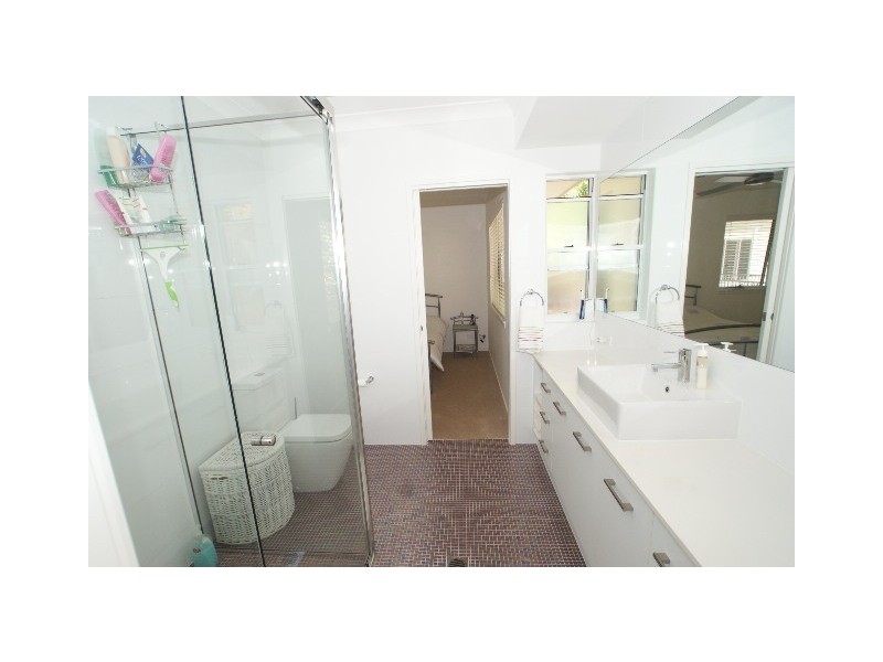 8 Wirrega Close, Caravonica QLD 4878