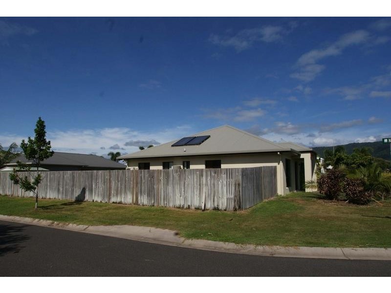 5 Moojeeba Way, Trinity Park QLD 4879