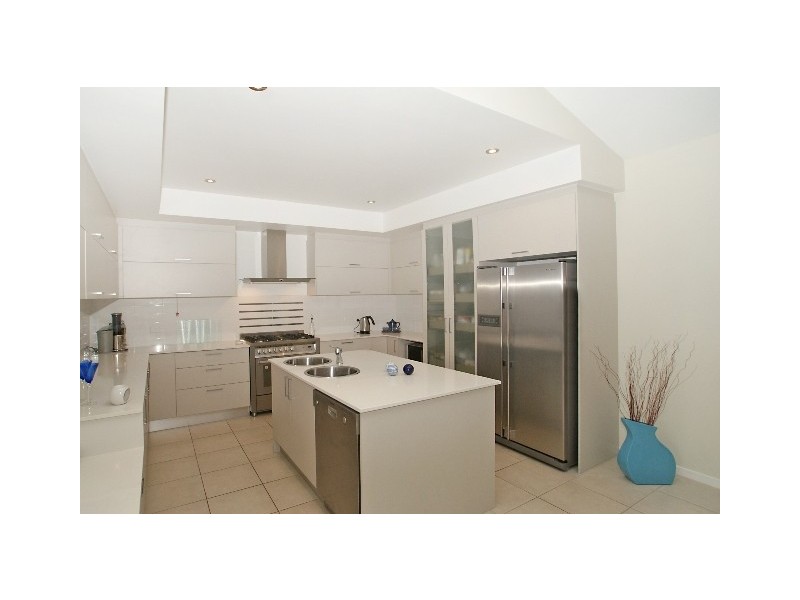 1 Catamaran Circuit, Trinity Beach QLD 4879