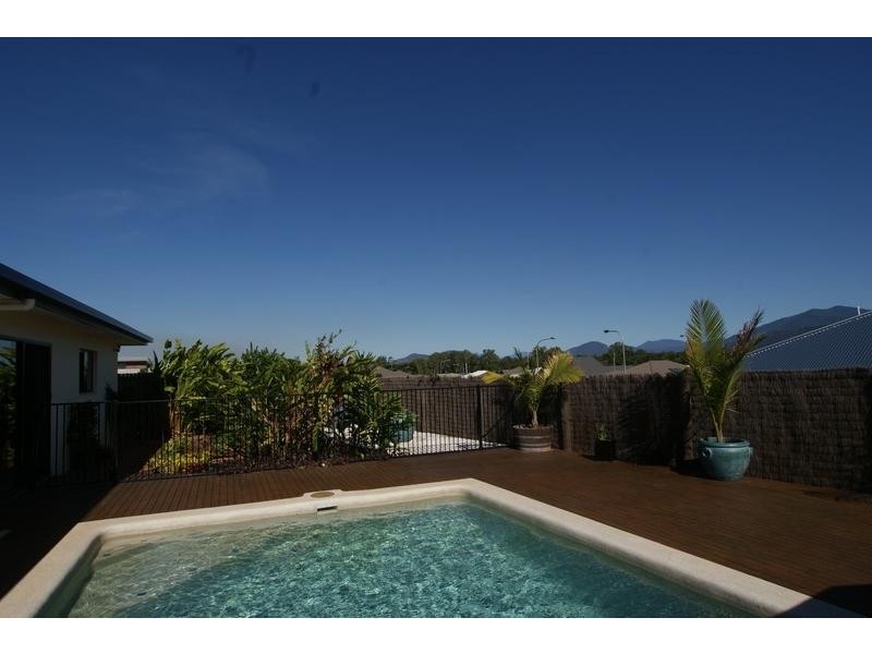 1 Catamaran Circuit, Trinity Beach QLD 4879