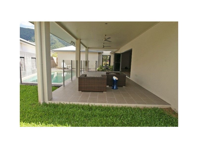 5 Billingai Close, Palm Cove QLD 4879